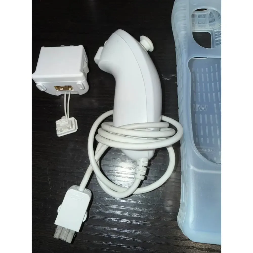 Official OEM Nintendo Wii Remote Nunchuck & Motion Plus Adapter RVL-003 W/Sleeve